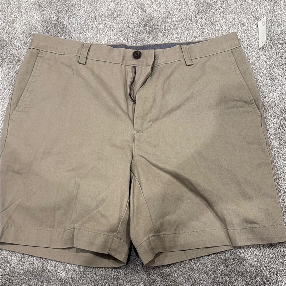 NWT Men's Flat front tan slim shorts